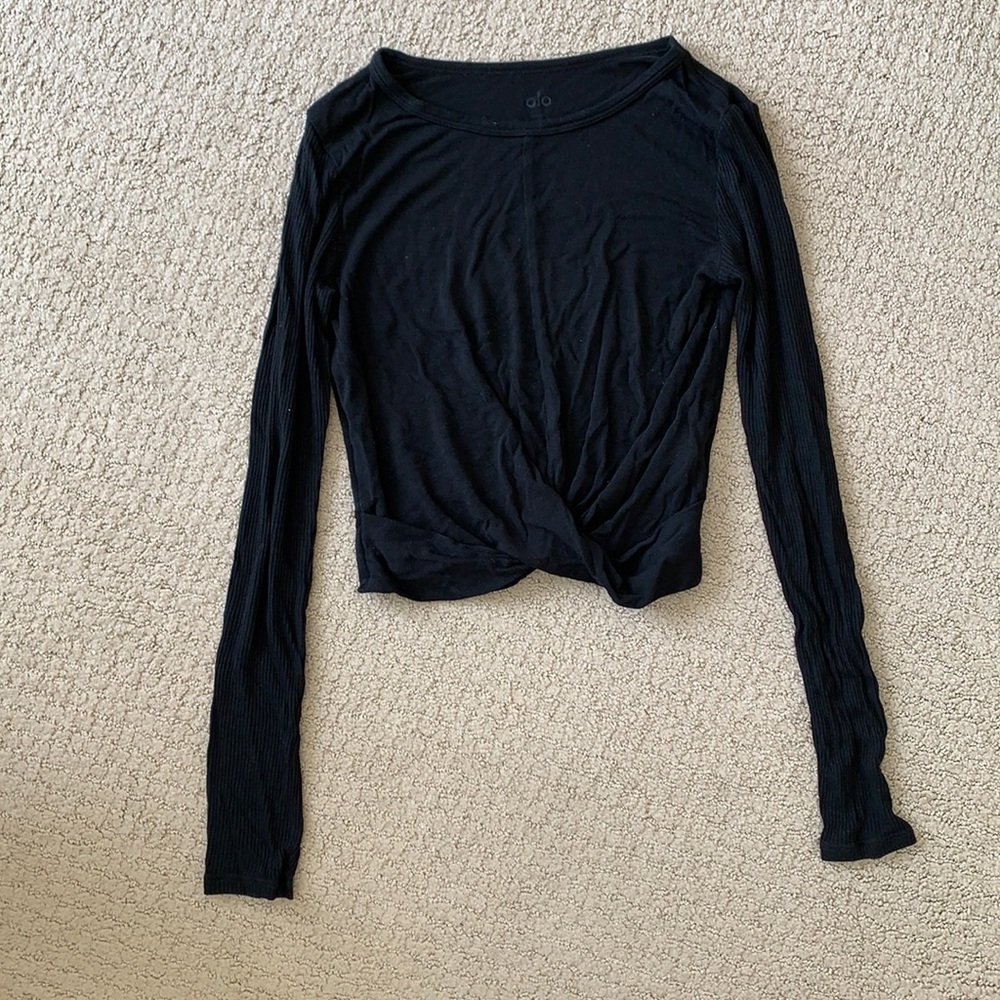 Alo Long-Sleeve Twist Cropped Top - Size M